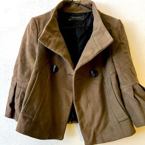 It’s a brown coat from ZARA BASIC, it’s still new.